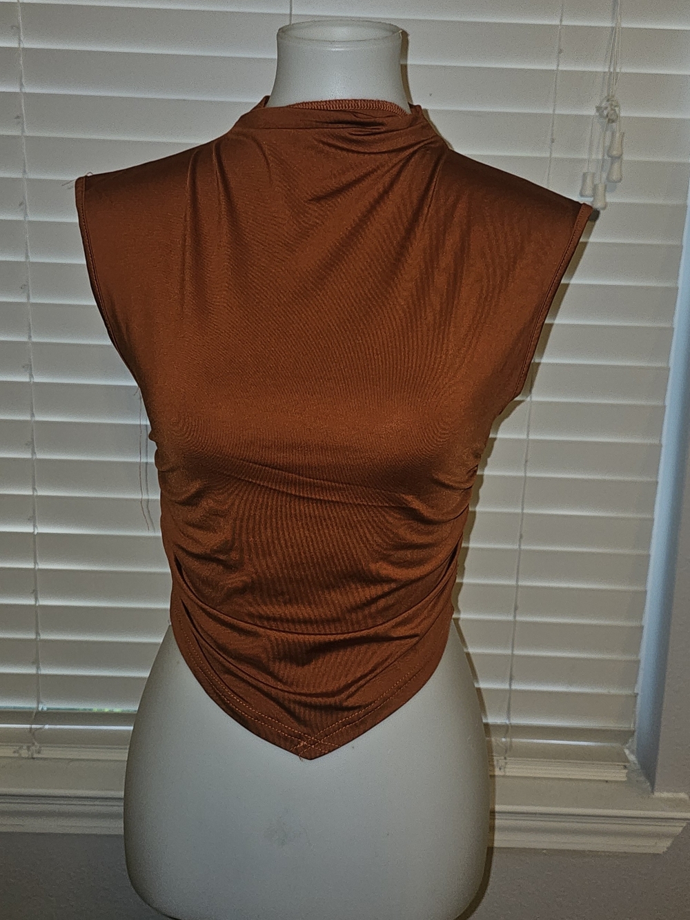 SHEIN Rust Sleeveless Mock Neck Pointed Hem Crop Top